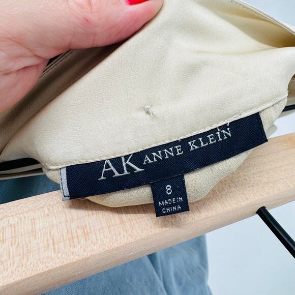 Anne Klein Pleated Wrap Skirt Women’s Size 8 Beige Midi Tie Waist Classic Career - Picture 3 of 6